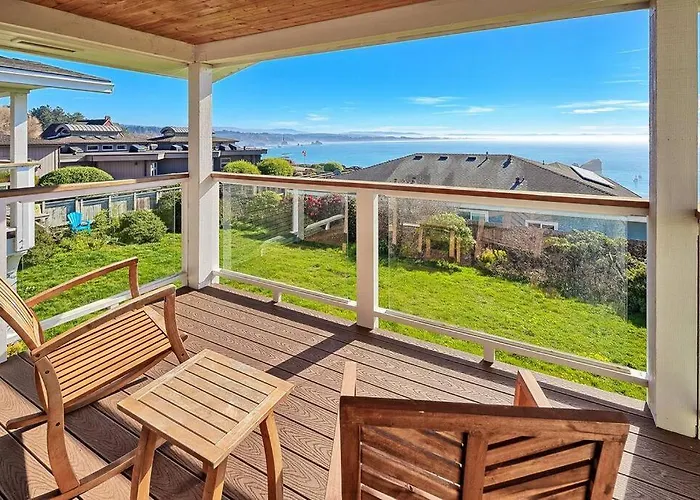 Ocean View Village Condo With Trails To Beaches