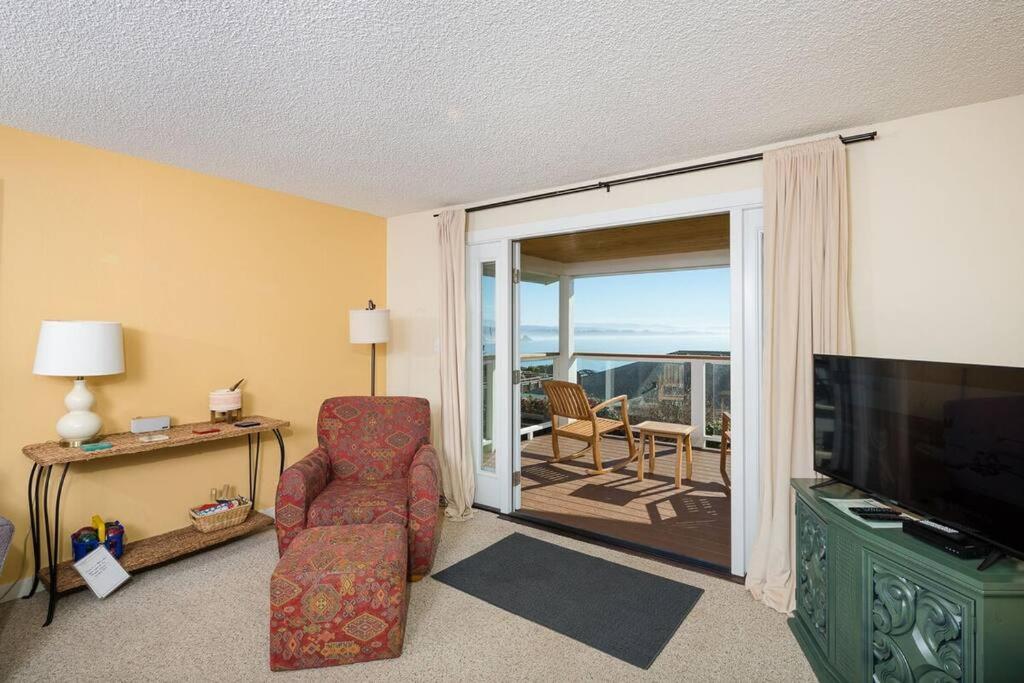 Ocean View Village With Trails To Beaches *