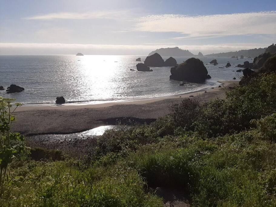 Ocean View Village With Trails To Beaches Apartamento
